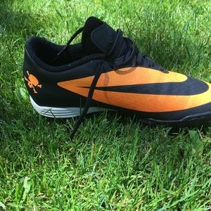 NIKE SHOES HYPERVENOM VERSION